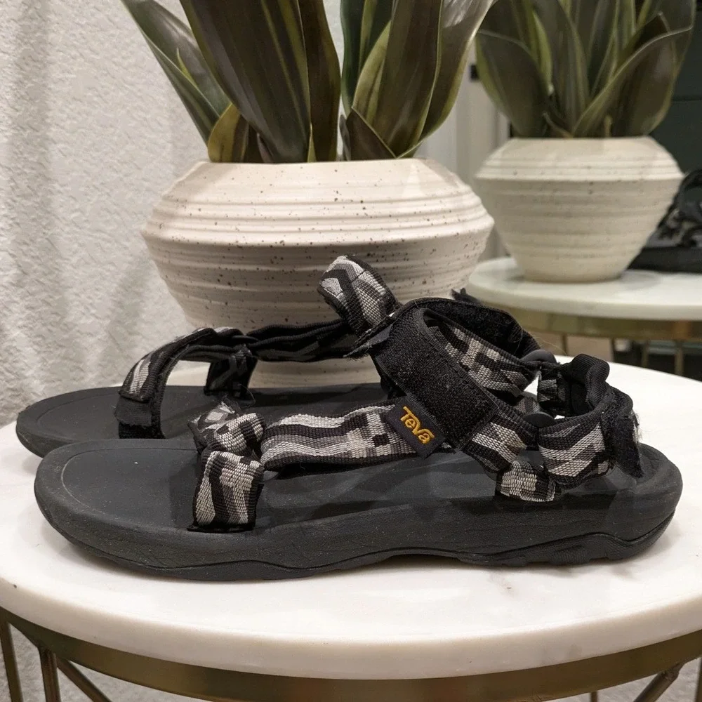 Teva Hurricane XLT2 Sandal Kids 5 Black Grey Geometric 1019390Y Outdoor Hiking